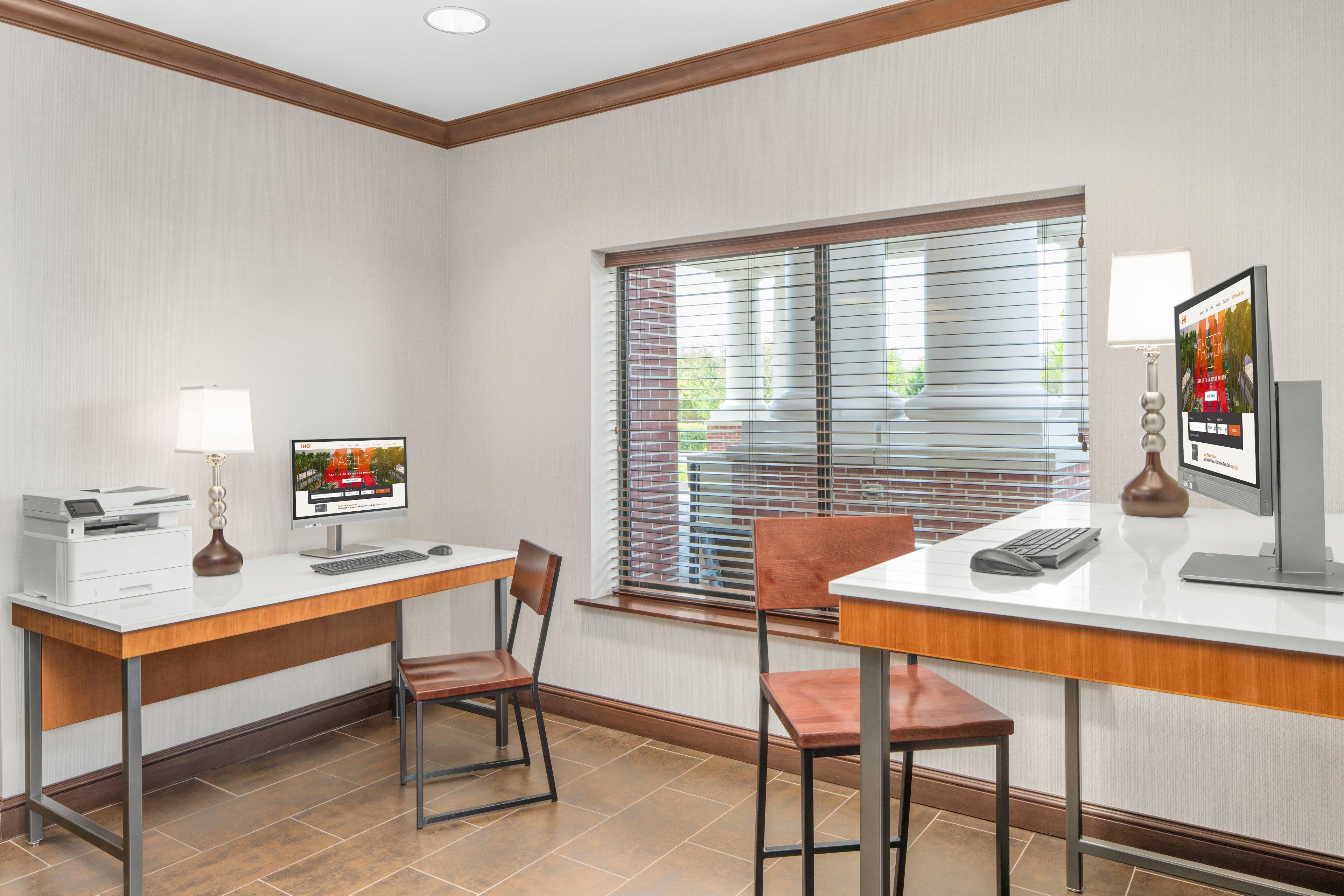 Holiday Inn Express & Suites Wilmington-Newark By Ihg Zewnętrze zdjęcie