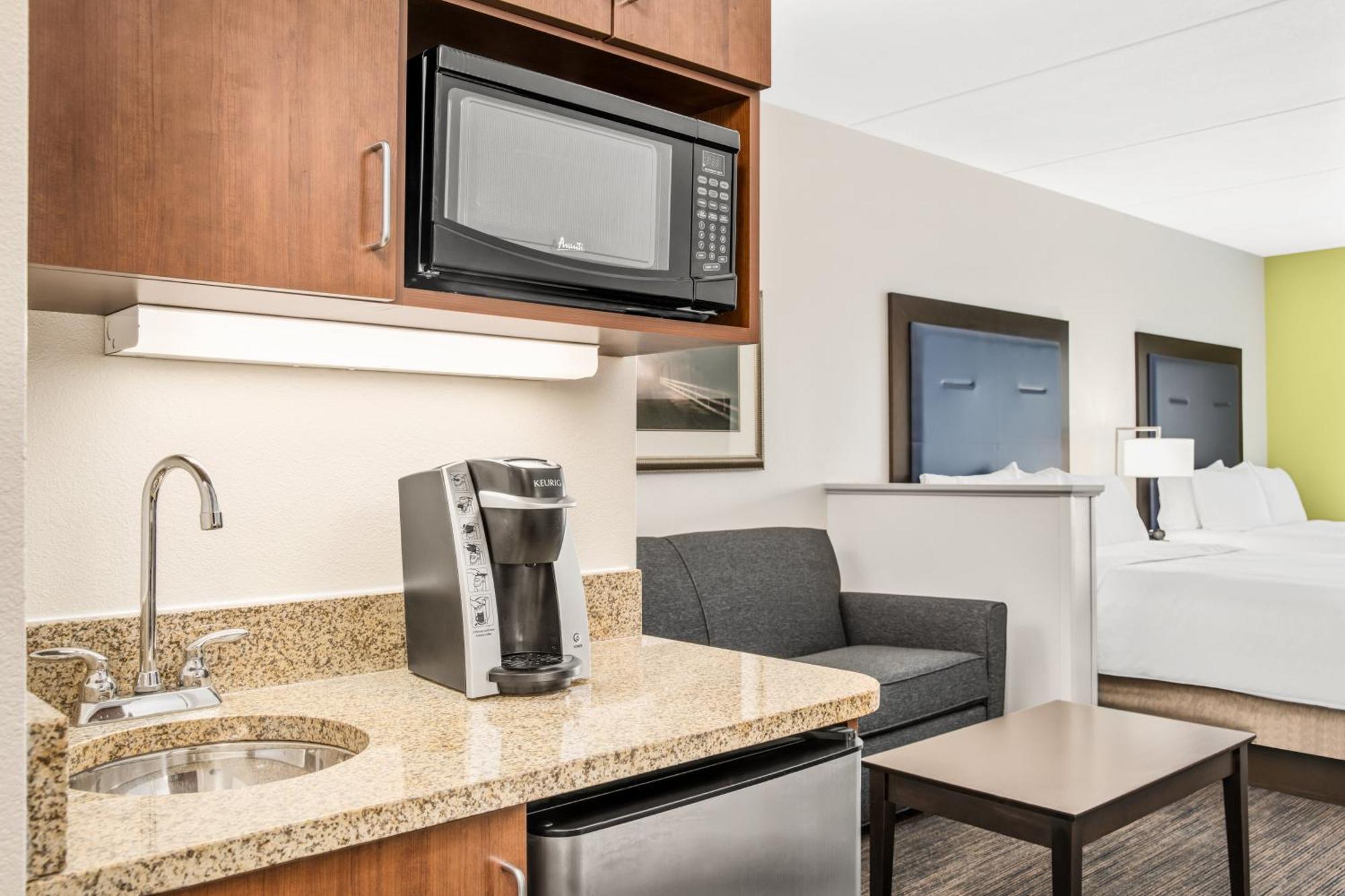 Holiday Inn Express & Suites Wilmington-Newark By Ihg Zewnętrze zdjęcie