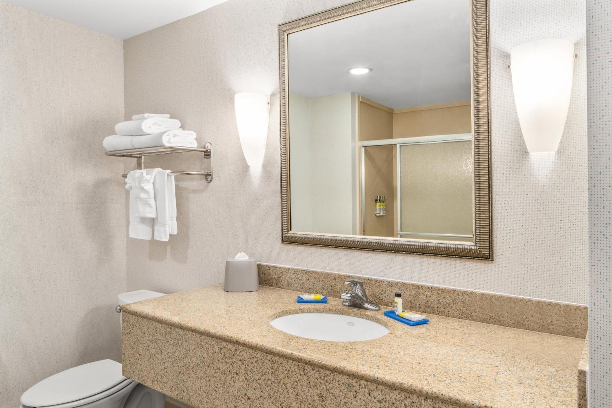 Holiday Inn Express & Suites Wilmington-Newark By Ihg Zewnętrze zdjęcie